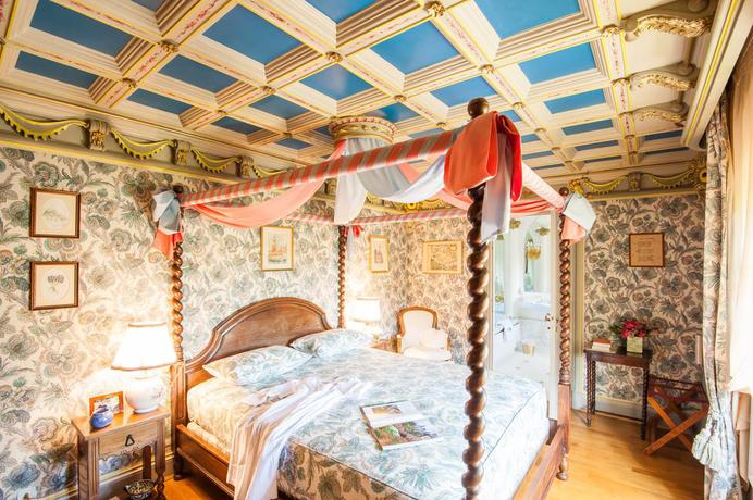 Imagen de la habitación del Hotel Le Petit Manoir Des Bruyeres. Foto 3