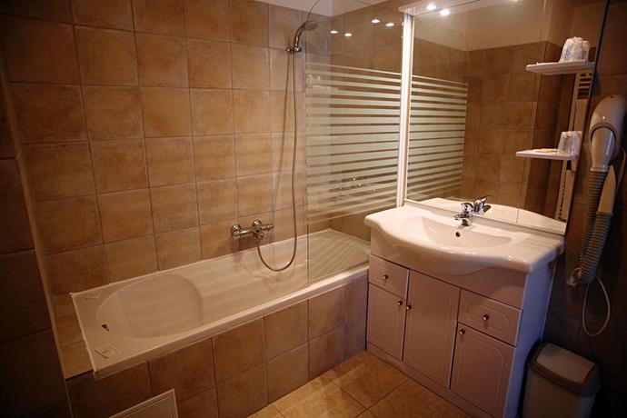 Imagen general del Hotel Le Petit Manoir. Foto 9