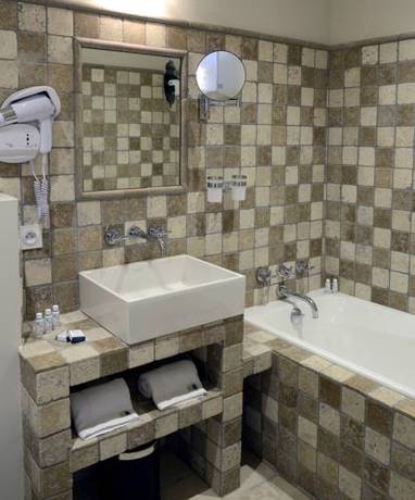 Imagen de la habitación del Hotel Le Petit Palais D'aglaé. Foto 14