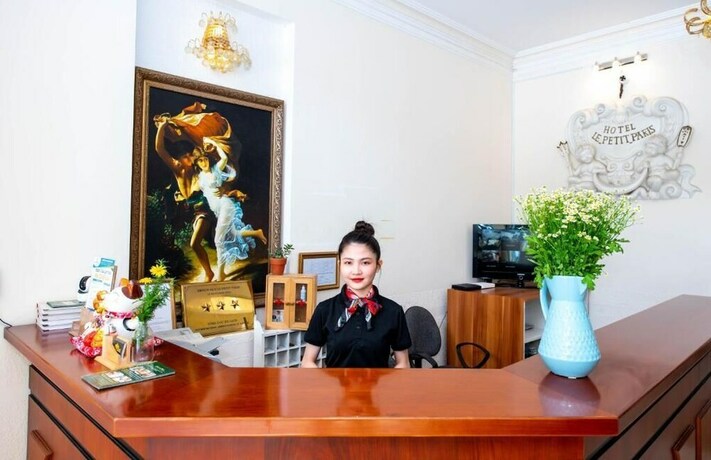 Imagen de los interiores del Hotel Le Petit Paris, Da Lat. Foto 18