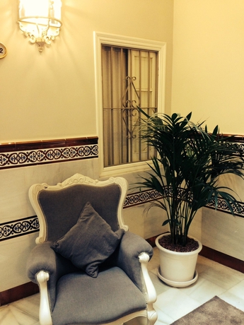 Imagen de los interiores del Hotel Le Petit Paris, Sevilla. Foto 9