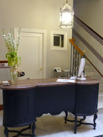 Imagen de los interiores del Hotel Le Petit Paris, Sevilla. Foto 11