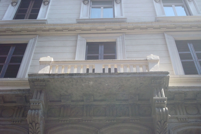 Imagen general del Hotel Le Petit, Plaza de la Rep&uacute;blica. Foto 1