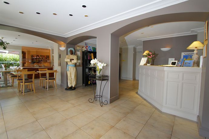 Imagen del bar/restaurante del Hotel Le Petit Prince. Foto 2