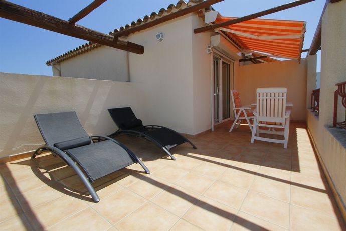 Imagen de los exteriores del Hotel Le Petit Prince. Foto 13