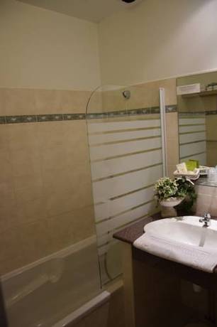 Imagen de la habitación del Hotel Le Petit Relais, Lacave. Foto 6