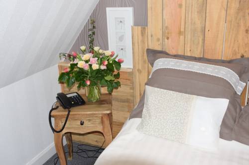 Imagen de la habitación del Hotel Le Petit Relais, Lacave. Foto 7