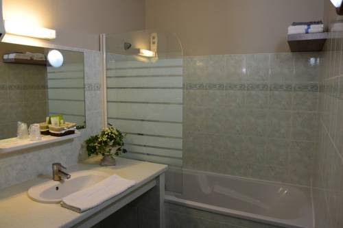 Imagen de la habitación del Hotel Le Petit Relais, Lacave. Foto 13