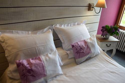 Imagen de la habitación del Hotel Le Petit Relais, Lacave. Foto 14