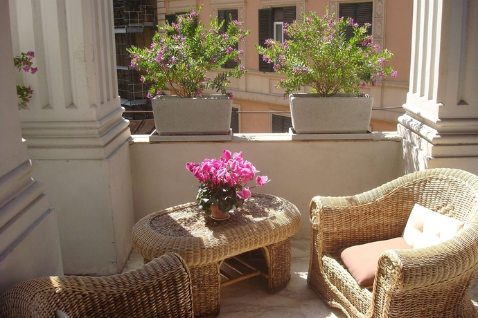 Imagen de los exteriores del Hotel Le Petit, Roma. Foto 9