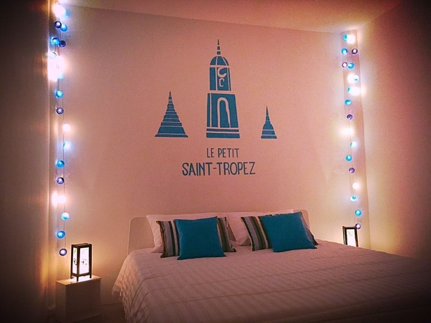 Imagen de la habitación del Hotel Le Petit Saint Tropez. Foto 7