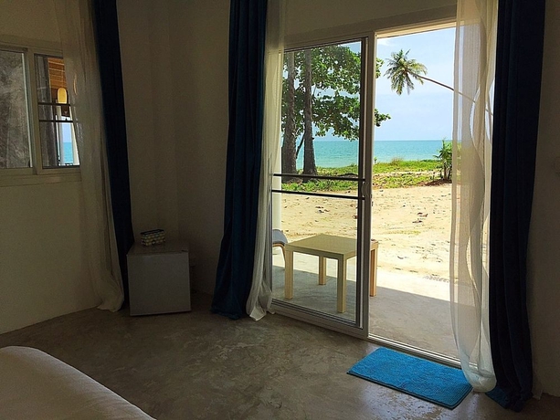 Imagen de la habitación del Hotel Le Petit Saint Tropez. Foto 9