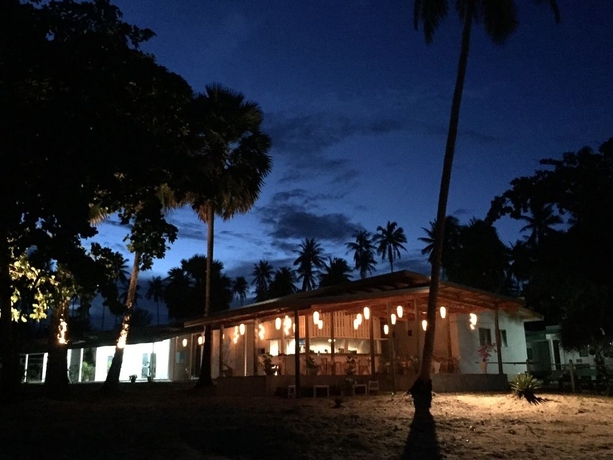 Imagen del bar/restaurante del Hotel Le Petit Saint Tropez. Foto 2