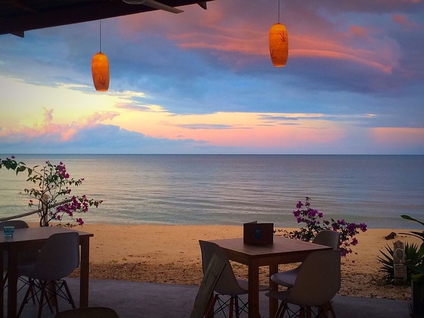 Imagen del bar/restaurante del Hotel Le Petit Saint Tropez. Foto 3