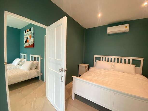 Imagen de la habitación del Hotel Le Petit Saint Tropez. Foto 13