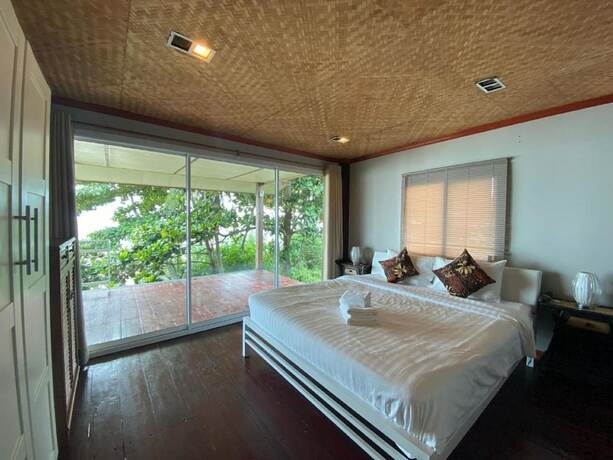 Imagen de la habitación del Hotel Le Petit Saint Tropez. Foto 18