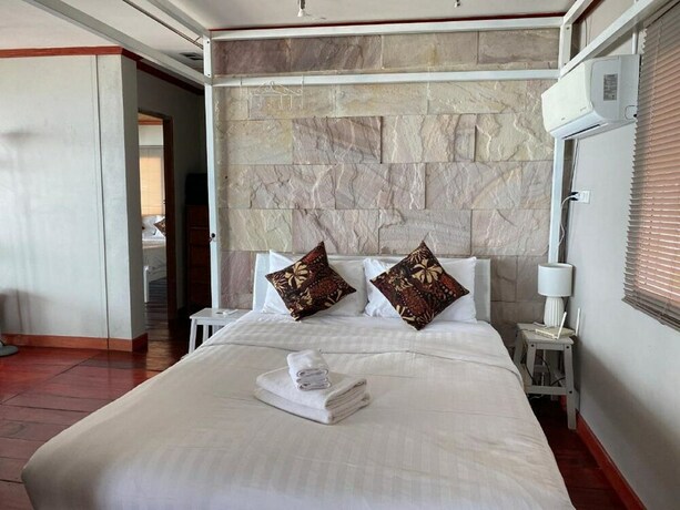 Imagen de la habitación del Hotel Le Petit Saint Tropez. Foto 19