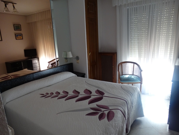 Imagen de la habitación del Hotel Le Petit, Salamanca. Foto 8