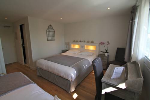 Imagen de la habitación del Hotel Le Peu Breton. Foto 5