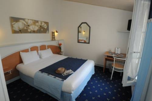 Imagen de la habitación del Hotel Le Peu Breton. Foto 7