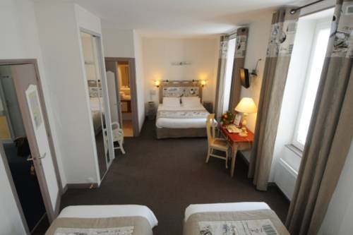 Imagen de la habitación del Hotel Le Peu Breton. Foto 8