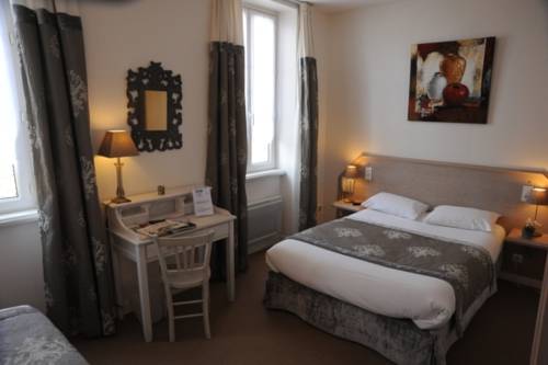 Imagen de la habitación del Hotel Le Peu Breton. Foto 12