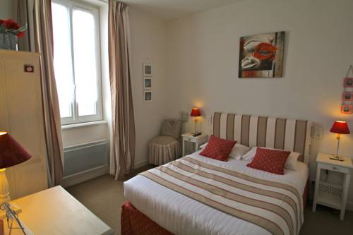 Imagen de la habitación del Hotel Le Peu Breton. Foto 13