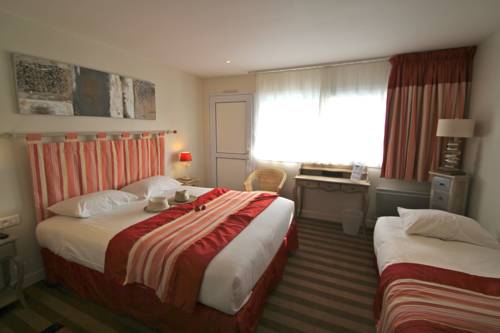 Imagen de la habitación del Hotel Le Peu Breton. Foto 15