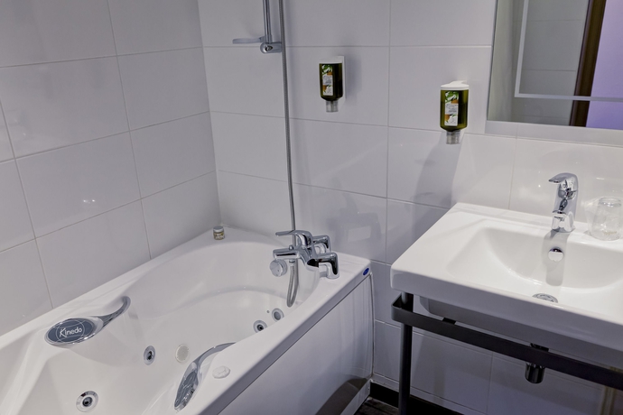 Imagen de la habitación del Hotel Le Phenix. Foto 8