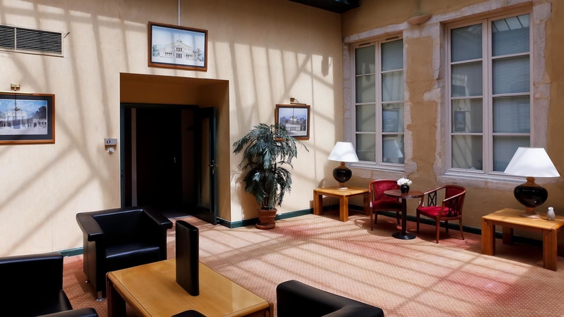 Imagen de los interiores del Hotel Le Phenix. Foto 16