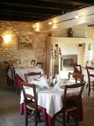 Imagen del bar/restaurante del Hotel Le Pigeonnier Du Perron. Foto 2