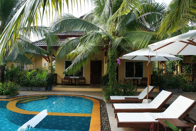 Imagen de la piscina del Hotel Le Piman Resort. Foto 16