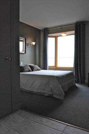 Imagen de la habitación del Hotel Le Pionnier. Foto 3