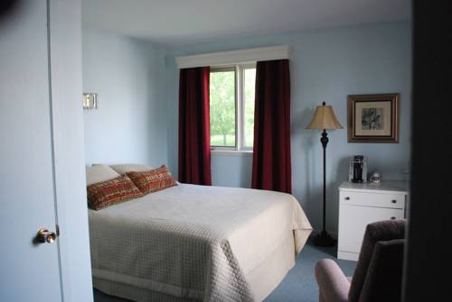 Imagen de la habitación del Hotel Le Pionnier. Foto 10