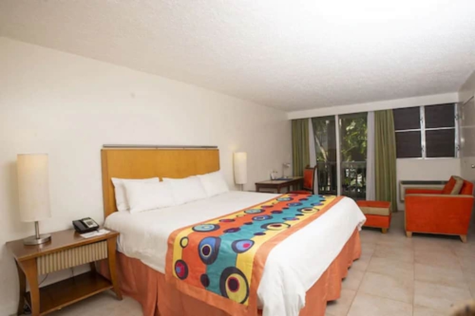 Imagen de la habitación del Hotel Le Plaza. Foto 6