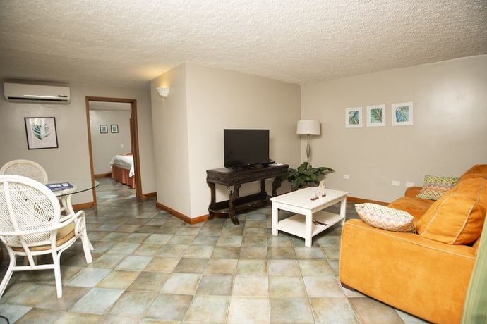 Imagen de la habitación del Hotel Le Plaza. Foto 9