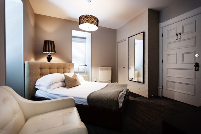 Imagen de la habitación del Hotel Le Pleasant H&ocirc;tel. Foto 10