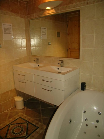 Imagen de la habitación del Hotel Le Plein Sud, La Toussuire. Foto 4
