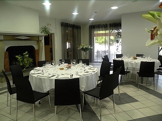 Imagen del bar/restaurante del Hotel Le Pont-bernet. Foto 3