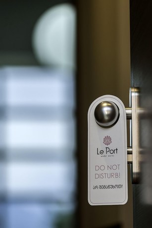 Imagen de la habitación del Hotel Le Port Apart. Foto 13