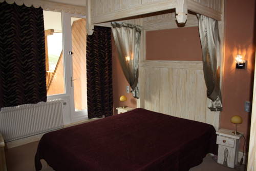 Imagen de la habitación del Hotel Le Portillo. Foto 13