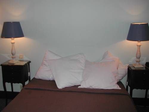 Imagen de la habitación del Hotel Le Pourteilh. Foto 7