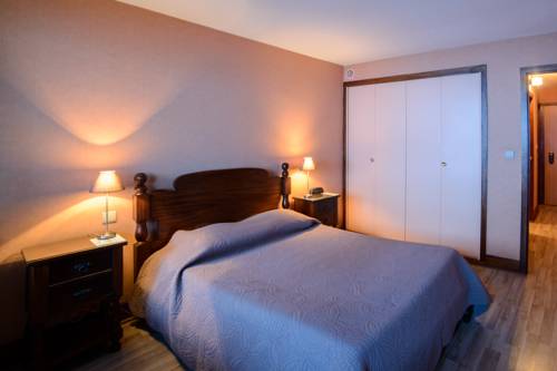 Imagen de la habitación del Hotel Le Pourteilh. Foto 12