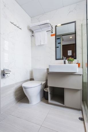 Imagen de la habitación del Hotel Le Prabelle. Foto 17