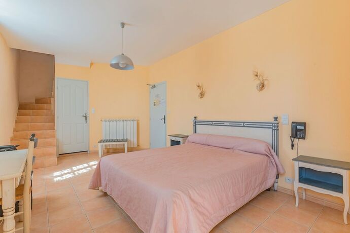 Imagen de la habitación del Hotel Le Pradinas. Foto 15