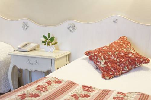 Imagen de la habitación del Hotel Le Pr&eacute; Saint Michel. Foto 7