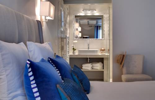 Imagen de la habitación del Hotel Le Pr&eacute; Saint Michel. Foto 10