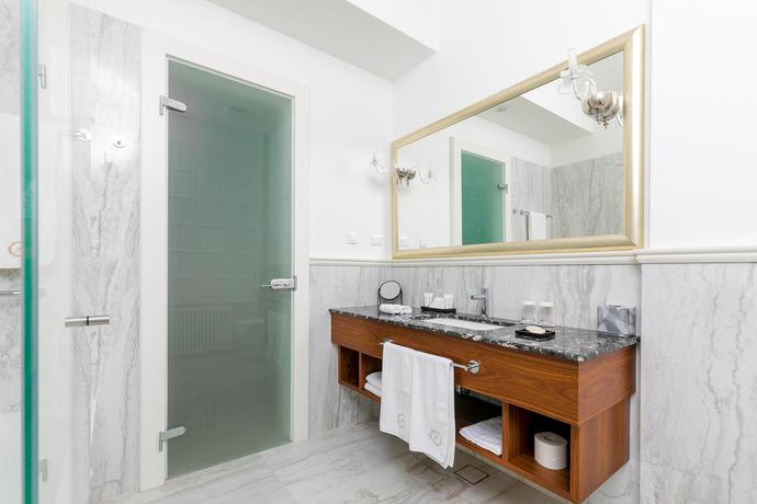 Imagen de la habitación del Hotel Le Premier Boutique. Foto 13