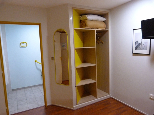 Imagen de la habitación del Hotel Le President. Foto 4