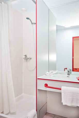 Imagen de la habitación del Hotel Le President. Foto 6